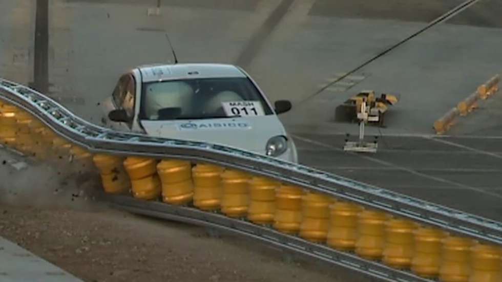 Rolling barriers: Ο Κηφισός εξοπλίζεται με τις πιο σύγχρονες μπαριέρες 